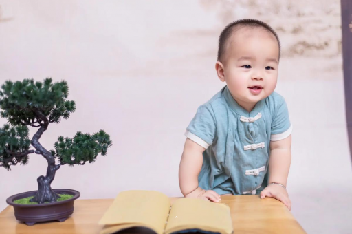 广州借卵试管代怀包男孩宝宝多久断奶